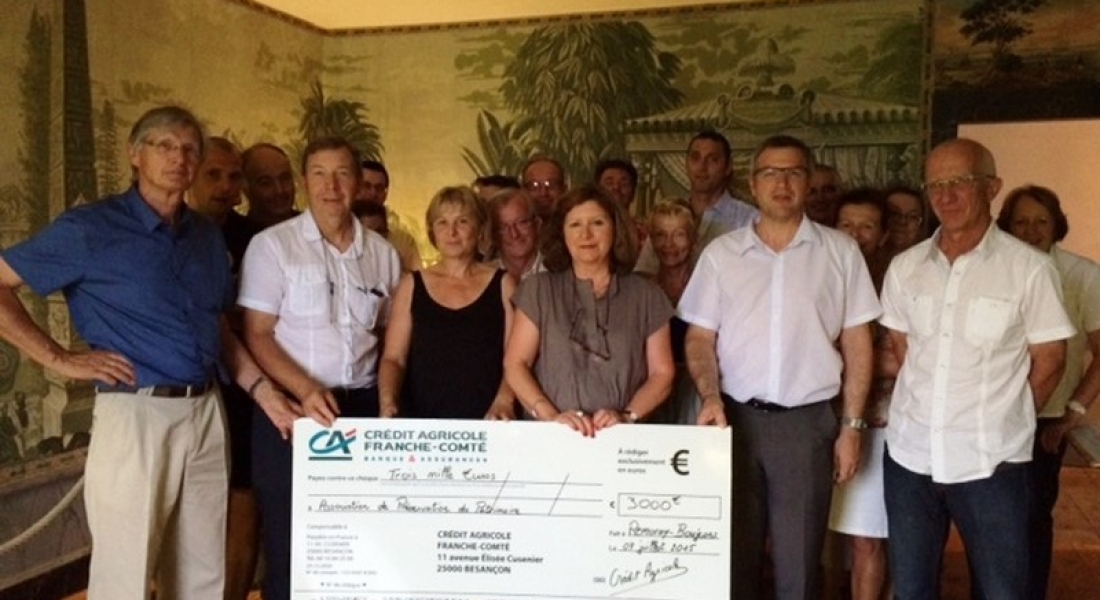 Mécenat :  remise par le Crédit Agricole de Franche-Comté d’un chèque de 3000 € à la Maison du Patrimoine