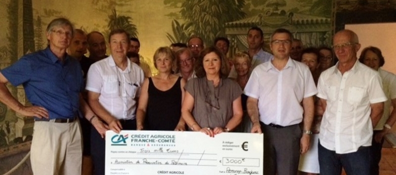 Mécenat :  remise par le Crédit Agricole de Franche-Comté d’un chèque de 3000 € à la Maison du Patrimoine